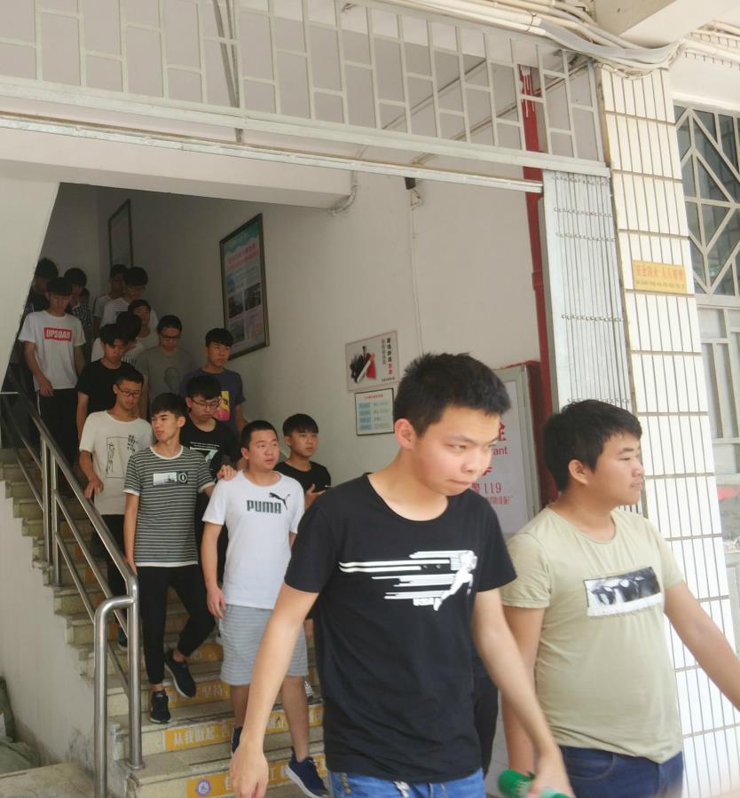 信息工程系顺利举行防灾减灾安全疏散演练