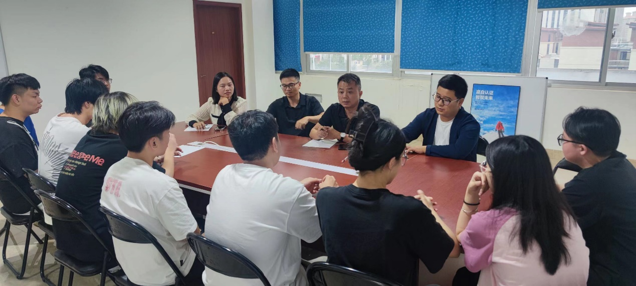 校企合作||信息工程系领导走访国科泉州实训基地、中软漳州实训基地看望企业级实训学生