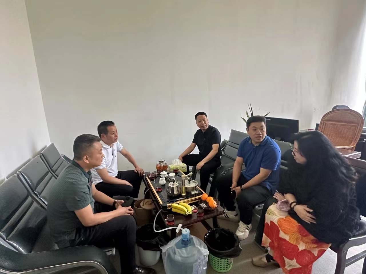 优秀校友回访母校 共话成长与发...